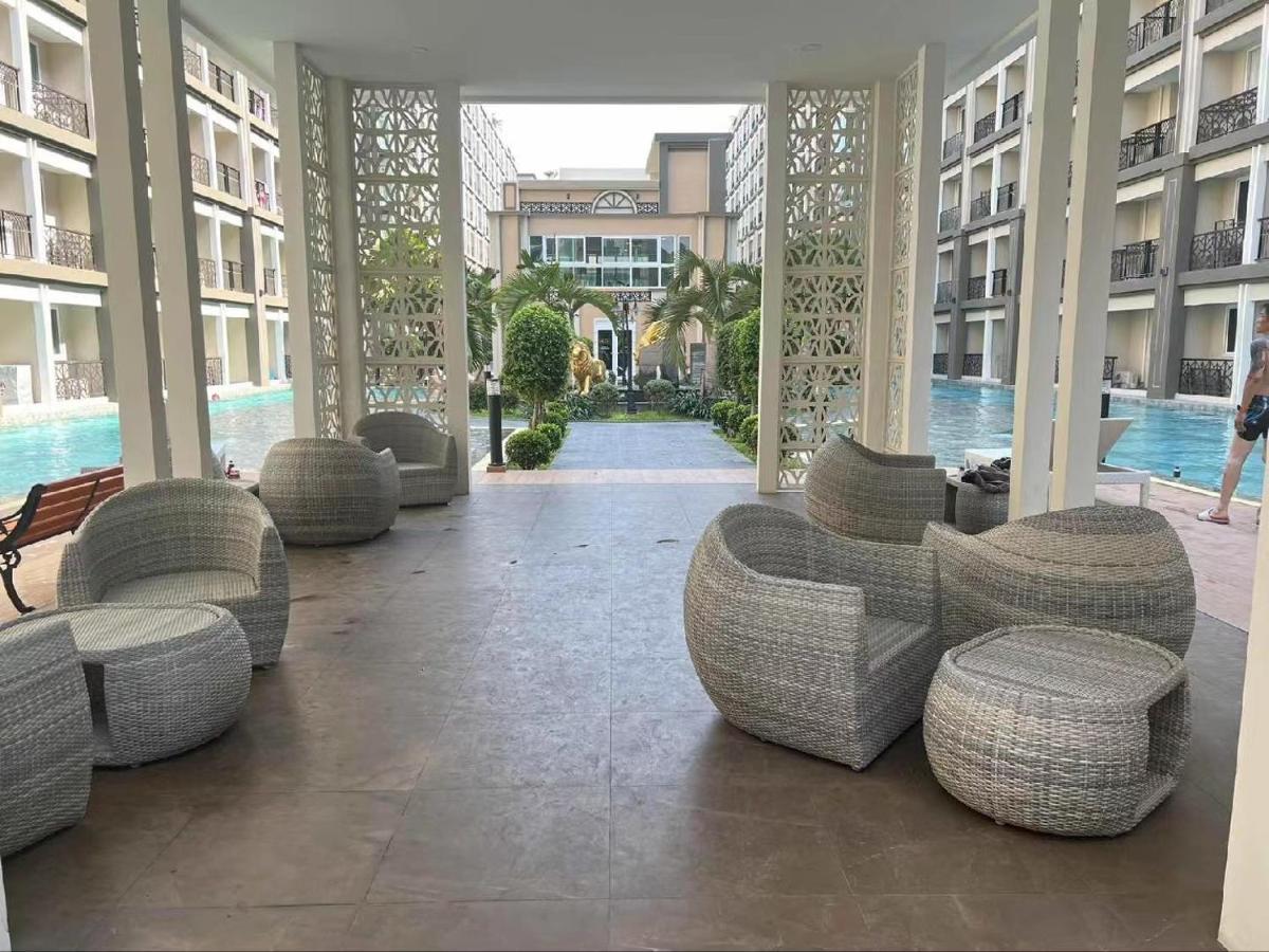 Romantic Beach Apartment芭堤雅水系高档酒店式公寓可做饭 Джомтиен Бийч Екстериор снимка